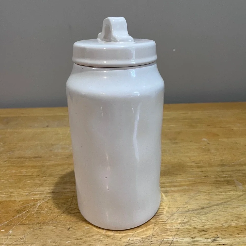 Rae Dunn STORE Pig Ceramic Canister White Farmhouse Jar with Lid Magenta‎